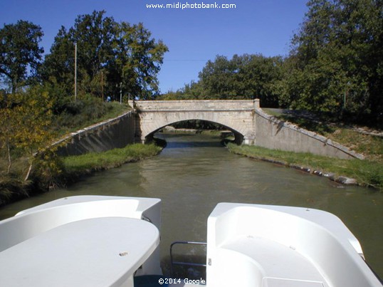 Midi Canal ― Architecture