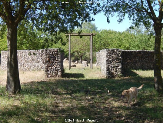 "Mayan Pyramid" near Béziers