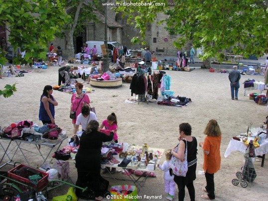 "Vide Grenier" -St Jacques - Béziers