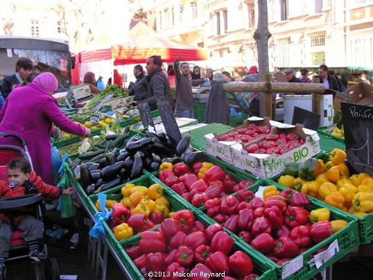 Midwinter Friday Market - Béziers