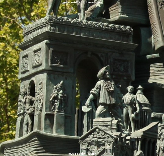 Agde - Balzac Statue