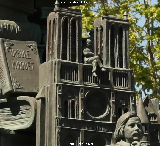 Agde - Balzac Statue