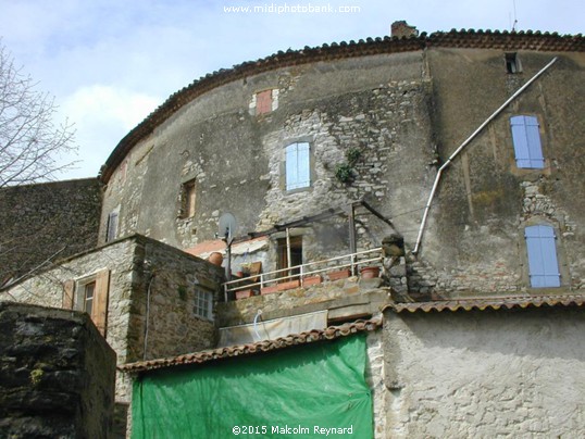 HERAULT - Minervois "Circulades Village"