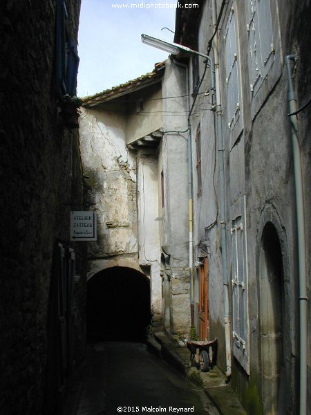 HERAULT - Minervois "Circulades Village"