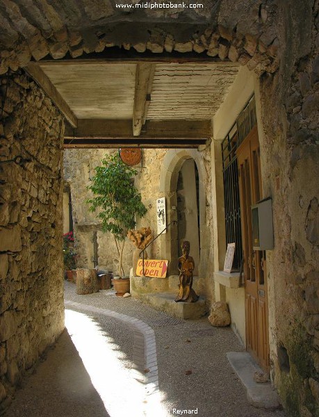 HERAULT - Minervois "Circulades Village"