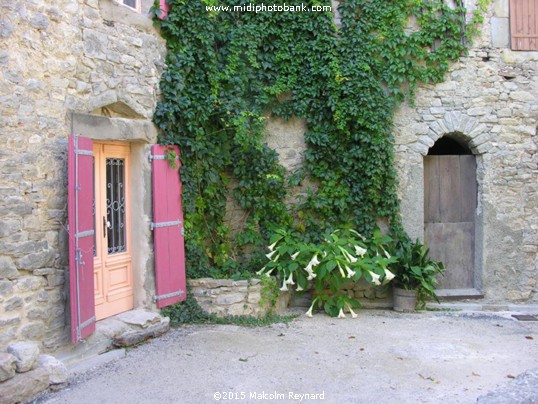 HERAULT - Minervois "Circulades Village"