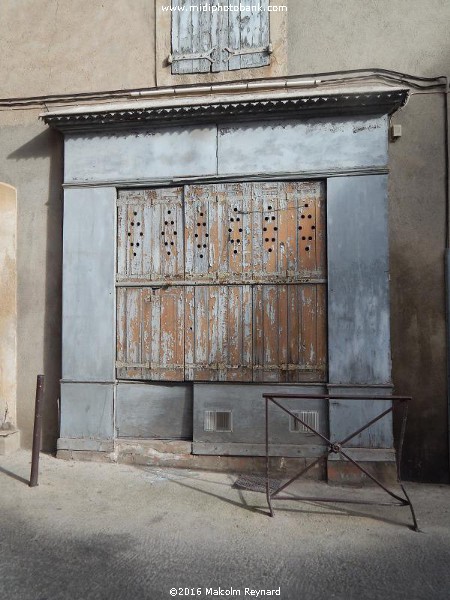 More "Shopfronts in Béziers