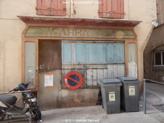 More "Shopfronts in Béziers