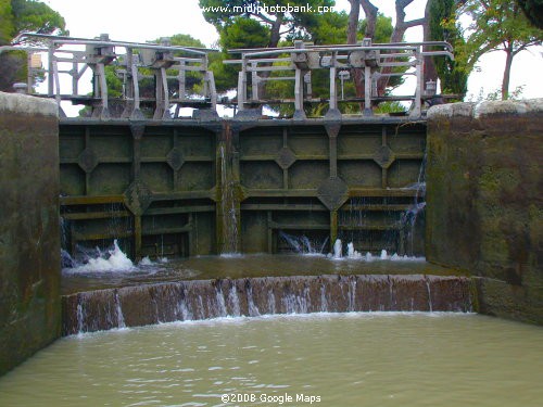 Canal du Jonction - "locking down"