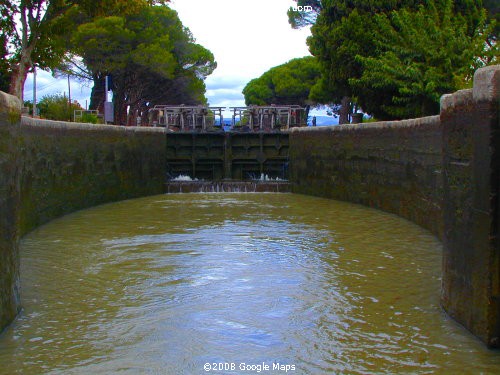 Canal du Jonction - "locking down"