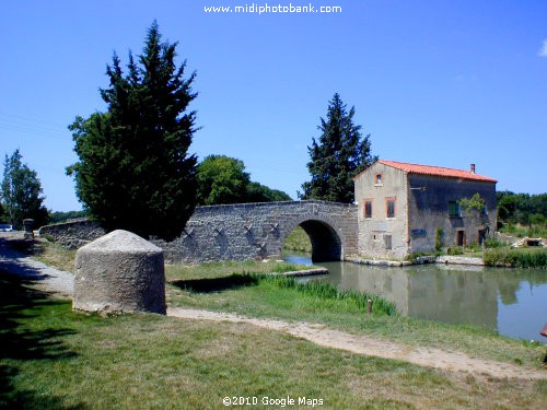 Pigasse - bridge over the Midi Canal