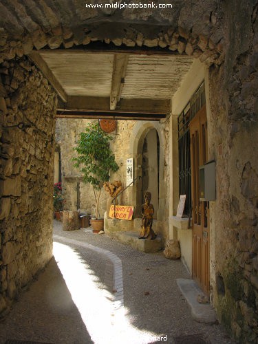 HERAULT - Minervois "Circulades Village"