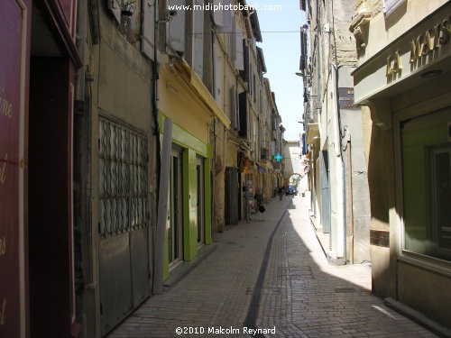 Sommières - Medievel Street on the old bridge