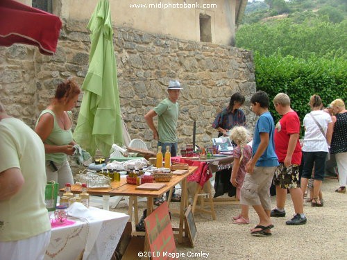 Marché Nocturne" at Cascastel