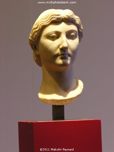 Augustus" and "Alii" - A "Roman Portrait