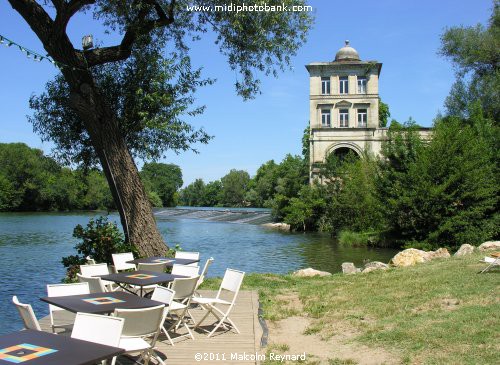 Sunday Lunch by the River Orb