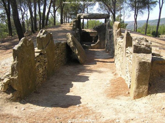 " The Faieries Dolmen" - Pépieux