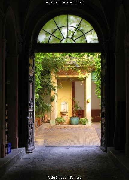 Béziers Courtyard