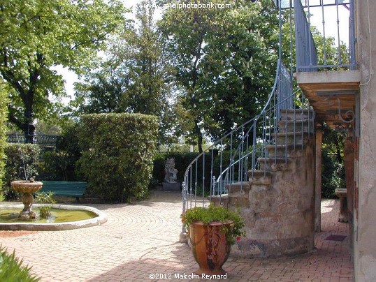 Villa Antonine – The  Summer  Studio of local artist Jean-Antoine Injalbert 