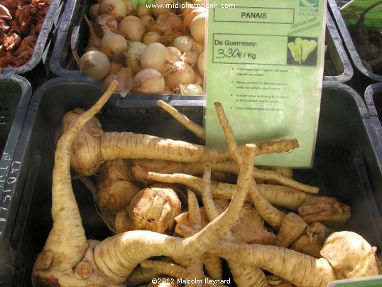 Saturday Farmers Market in Béziers