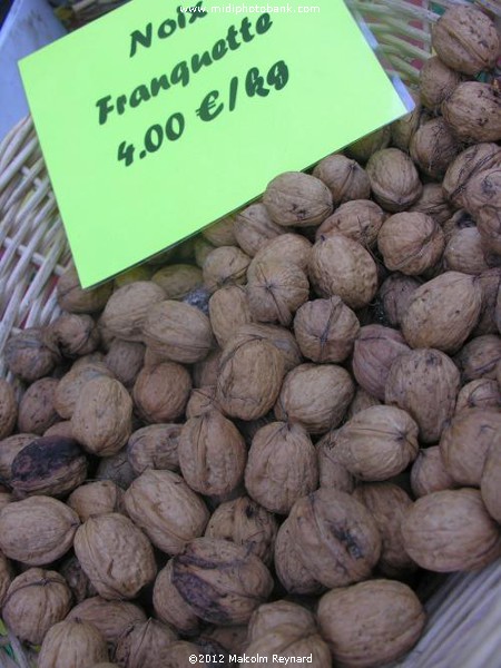 Saturday Farmers Market in Béziers