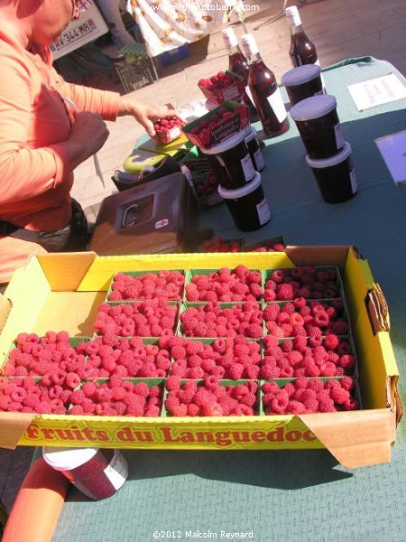 Saturday Farmers Market in Béziers